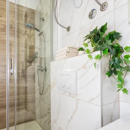 Διαμέρισμα Unbeatable Location 2br 3air Cons