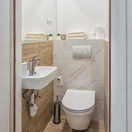 Apartman Elegant 2 Bedroom Retreat Center *