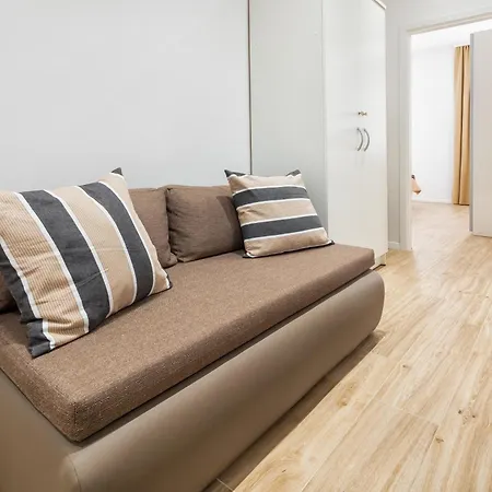 Διαμέρισμα Unbeatable Location 2br 3air Cons