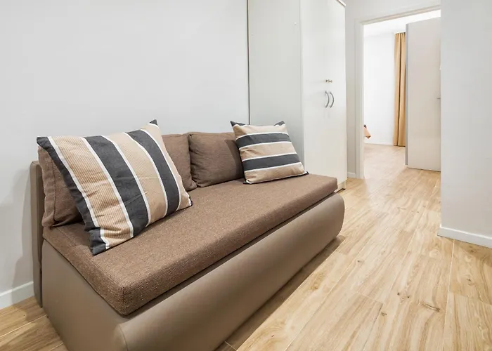 شقة Elegant 2 Bedroom Retreat Center