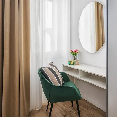 Unbeatable Location 2br 3air Cons Split